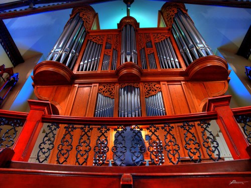 The Karl Wilhelm-built mechanical-action organ at St. Andrew’s Presbyterian Church, Toronto. Photo by PAUL BICA